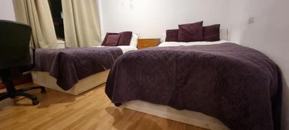 4-Bed Apartment in Central London - image 6