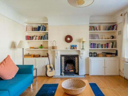 Pass the Keys Medley · Spacious 1bd sleeps 4 great location W Hampstead - image 14
