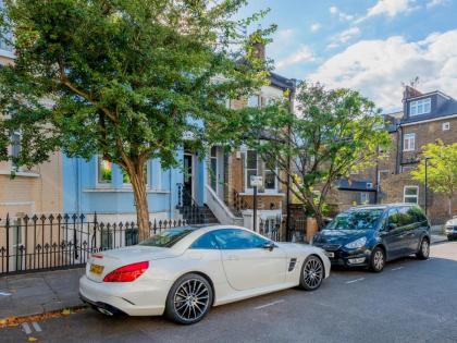 Pass the Keys Medley · Spacious 1bd sleeps 4 great location W Hampstead - image 28