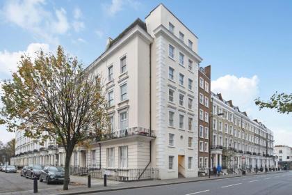 Your Elite Hyde Park Retreat 2-Bedroom Luxury Flat