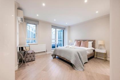 Stunning 2-bedroom-hosted by Sweetstay - image 15
