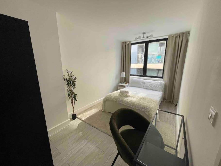 3-Apartment complex for large group bookings. - image 6