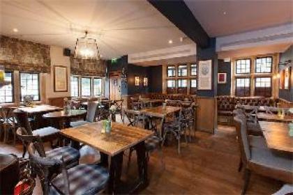 The White Hart Hotel - image 10