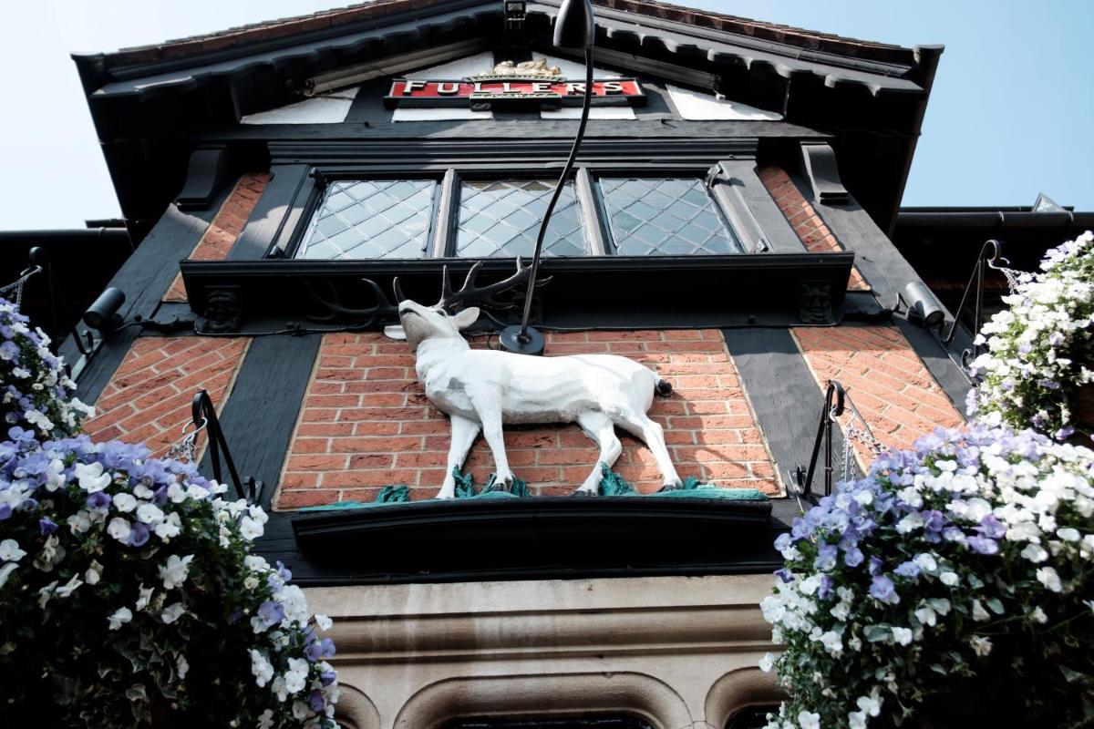 The White Hart Hotel - image 3