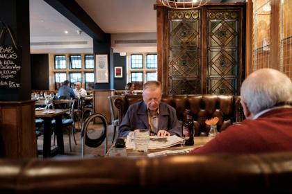 The White Hart Hotel - image 5