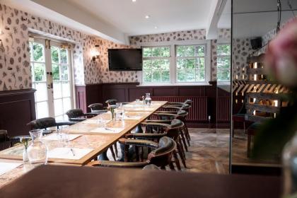 The Pilot Inn - image 11