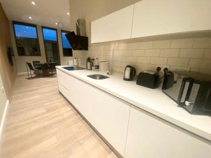 Goodwin St - image 19