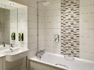 Premier Inn London Docklands (Canning Town) - image 6