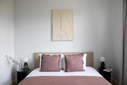 Gulaid House Knightsbridge by Bob W London - image 21