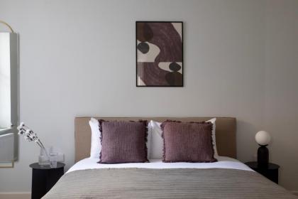 Gulaid House Knightsbridge by Bob W London - image 23