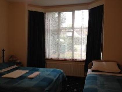 Lenton Lodge Guest House - image 3