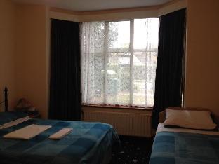 Lenton Lodge Guest House - image 3