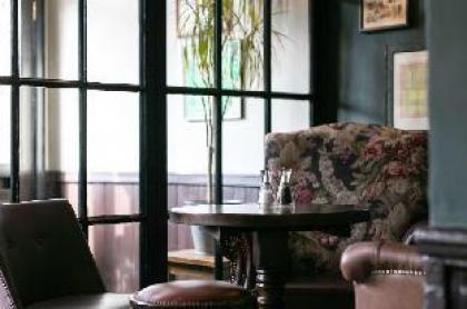 The Rose & Crown Wimbledon - image 3