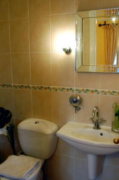 Goodenough Guesthouse - image 9