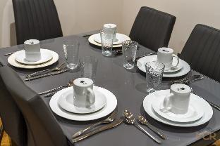 Royal Two Bedroom House in Mayfair - image 6