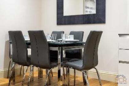 Royal Two Bedroom House in Mayfair - image 7