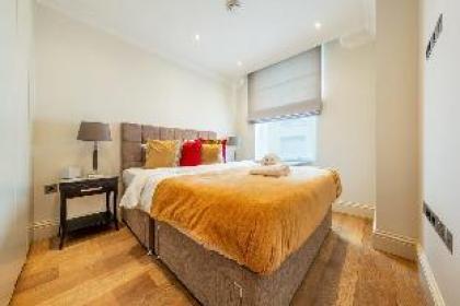 Deluxe Three Bedroom Villa in Mayfair - image 8