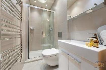 Exquisite 3-Bedroom House in Mayfair - image 11
