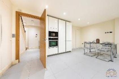 Exquisite 3-Bedroom House in Mayfair - image 16