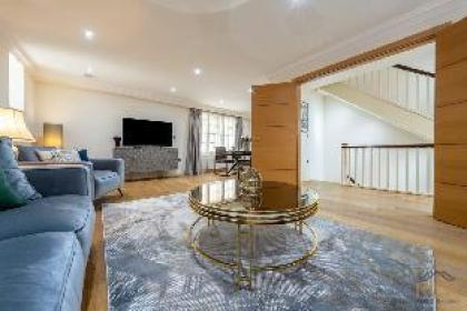Exquisite 3-Bedroom House in Mayfair - image 3