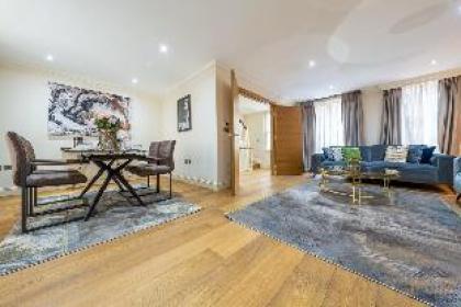 Exquisite 3-Bedroom House in Mayfair - image 4