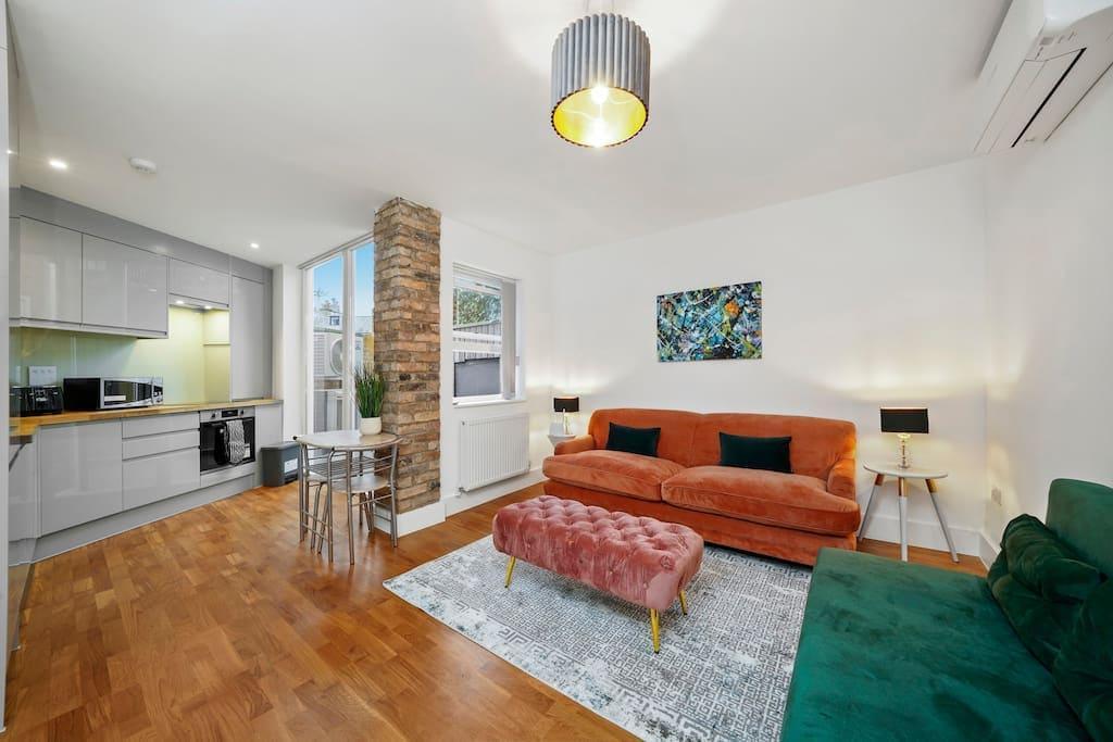 Luxurious One Bedroom Apartment near Queens Gate - main image