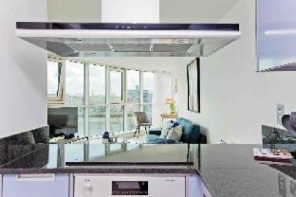 Lovely 2BD flat with River view - image 10