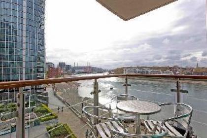 Lovely 2BD flat with River view - image 13