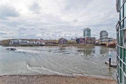 Lovely 2BD flat with River view - image 16