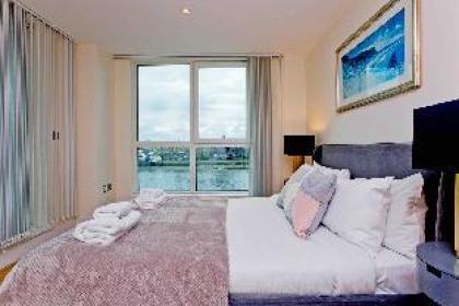 Lovely 2BD flat with River view - image 17