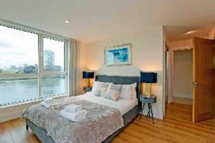 Lovely 2BD flat with River view - image 18