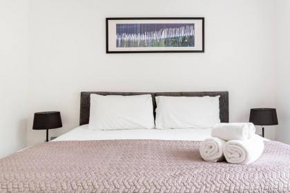Beautiful 2-Bed Apartment in Central London - image 16