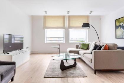 Beautiful 2-Bed Apartment in Central London - image 2