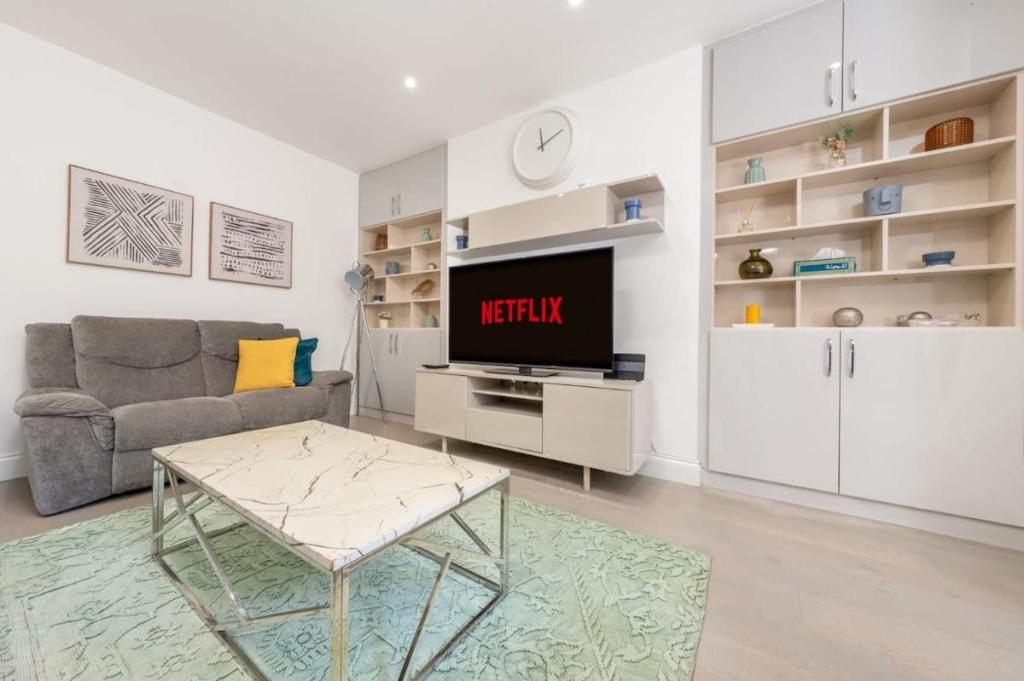 Super Deluxe 3 Bedroom Apartment - main image