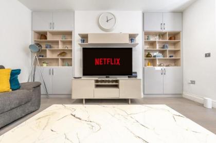 Super Deluxe 3 Bedroom Apartment - image 18