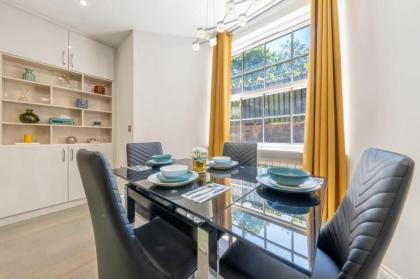 Super Deluxe 3 Bedroom Apartment - image 6