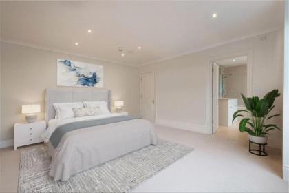 Charming & Delightful in Mayfair 