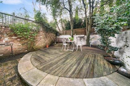 Elegant 5 bed Victorian Home in South Kensington - image 7