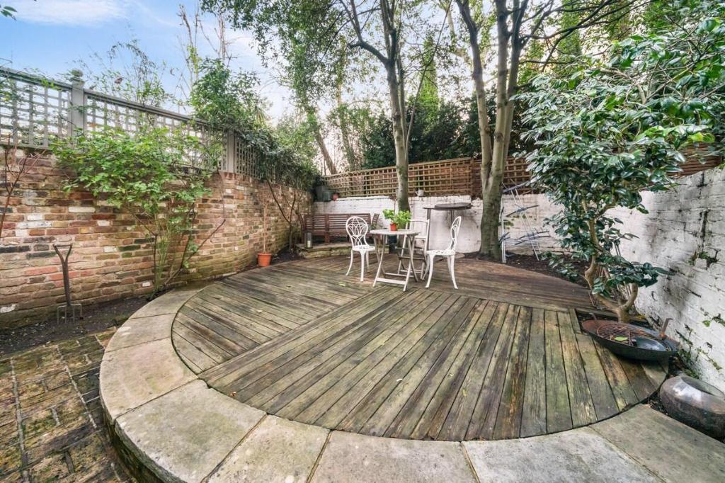 Elegant 5 bed Victorian Home in South Kensington - image 7