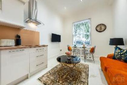 Victorian Style One-bedroom apartment - image 3
