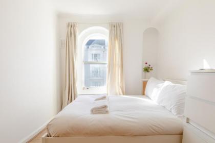 Spacious 1BD Flat 5 mins to Paddington Station!