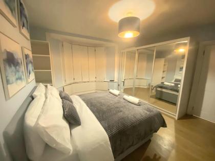 Mile End- 2 Bedroom Flat Sleeps 3 3 min walk STN