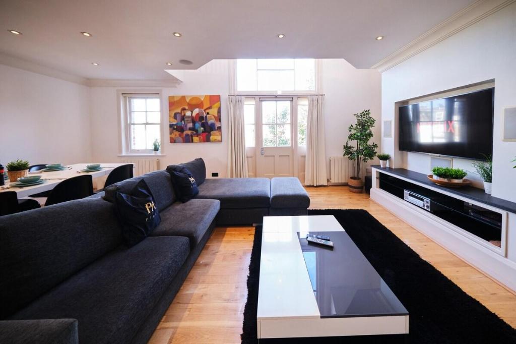 Pluxa Ebony Suite - image 2