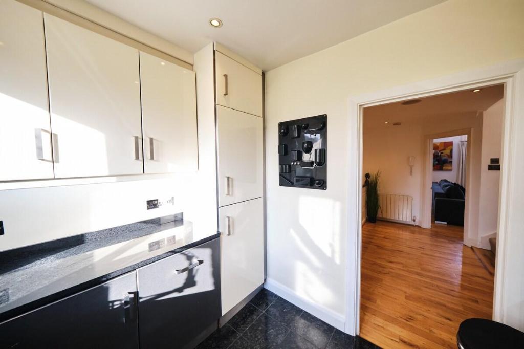 Pluxa Ebony Suite - image 3